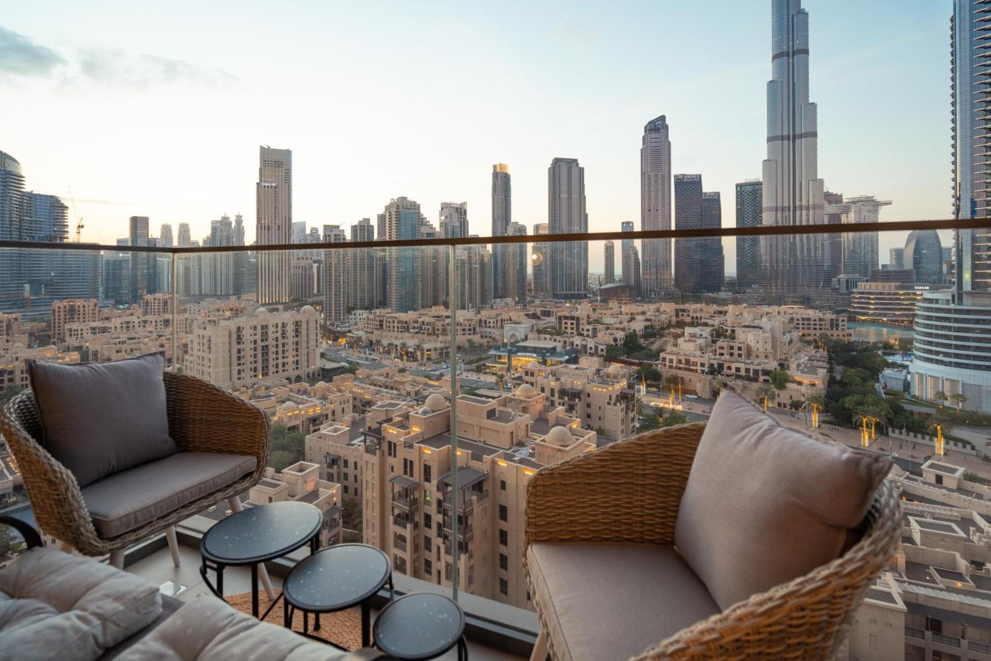 Prime Retreats @ Burj Royale By Emaar Apartment Дубай Екстериор снимка