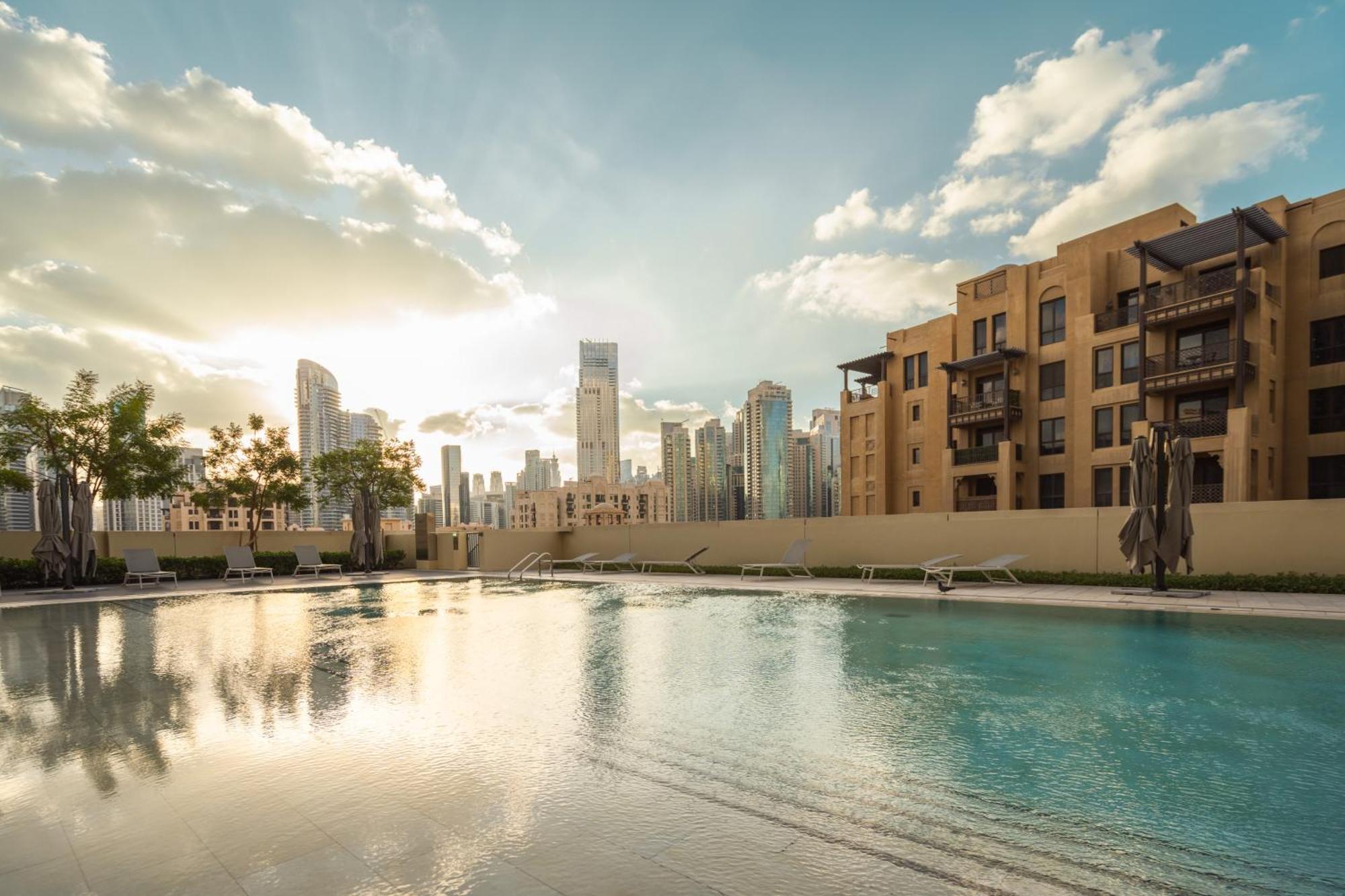 Prime Retreats @ Burj Royale By Emaar Apartment Дубай Екстериор снимка
