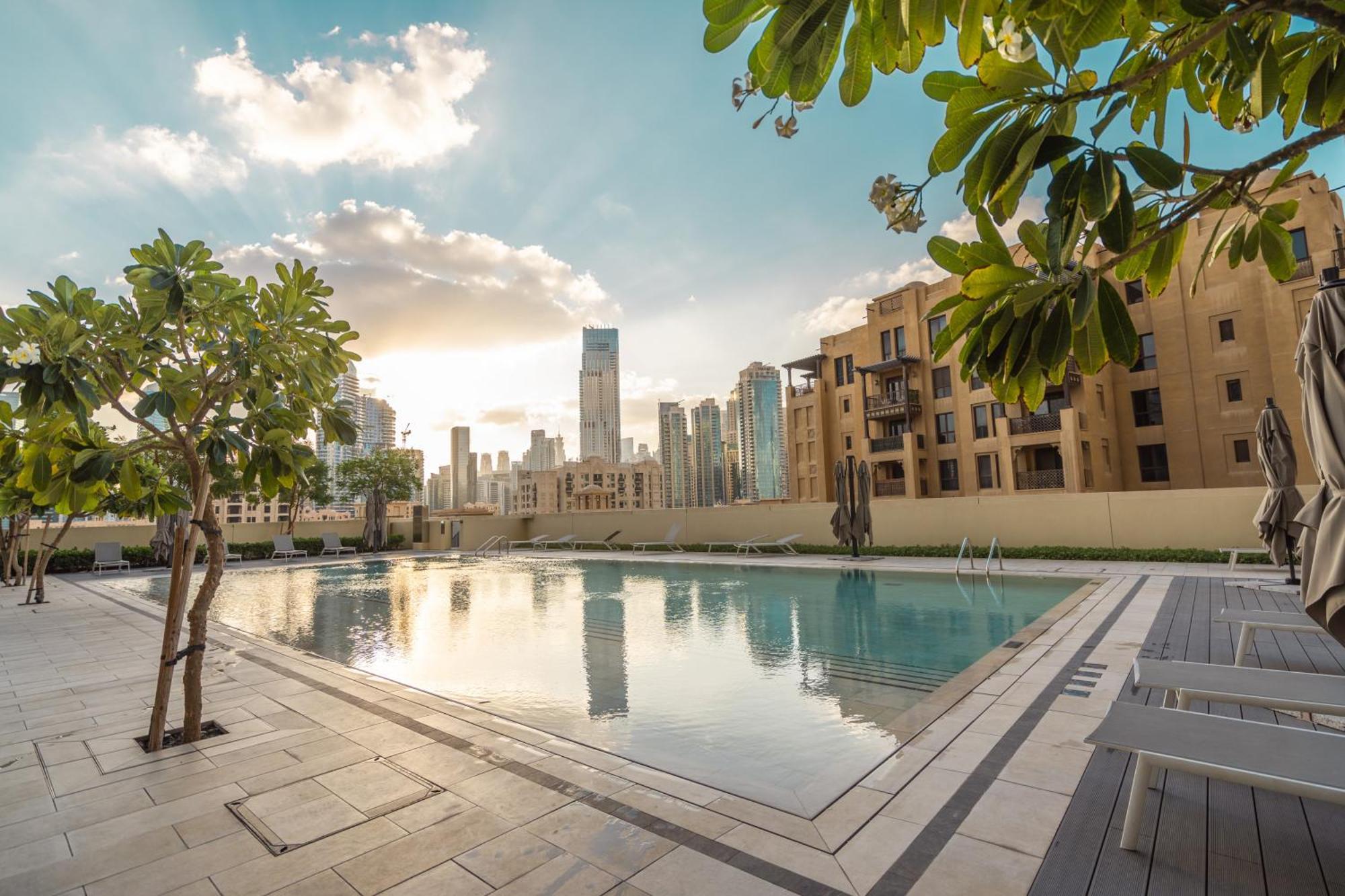 Prime Retreats @ Burj Royale By Emaar Apartment Дубай Екстериор снимка