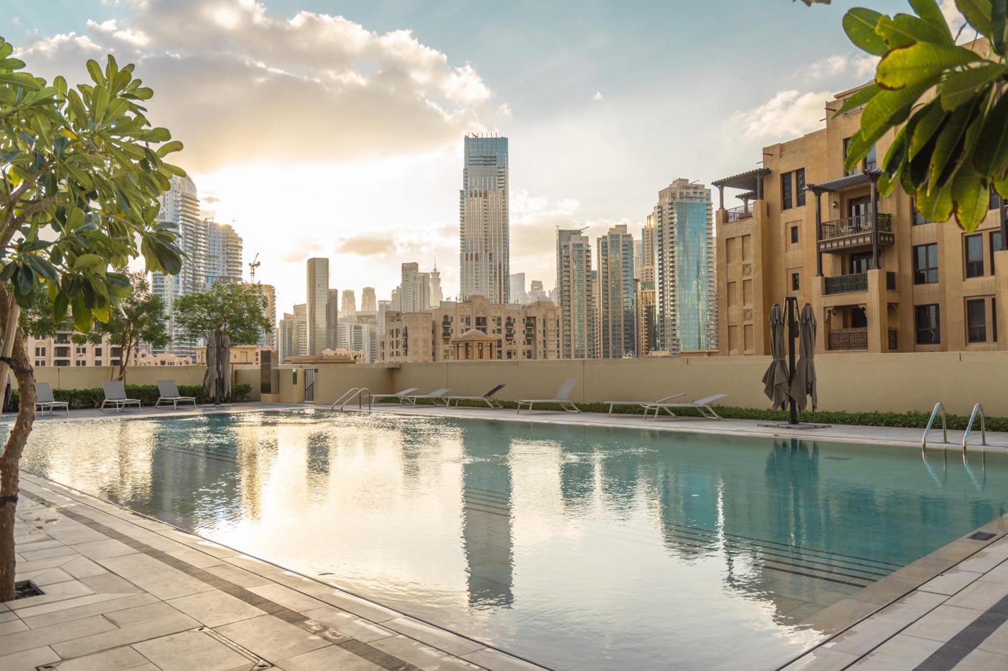 Prime Retreats @ Burj Royale By Emaar Apartment Дубай Екстериор снимка