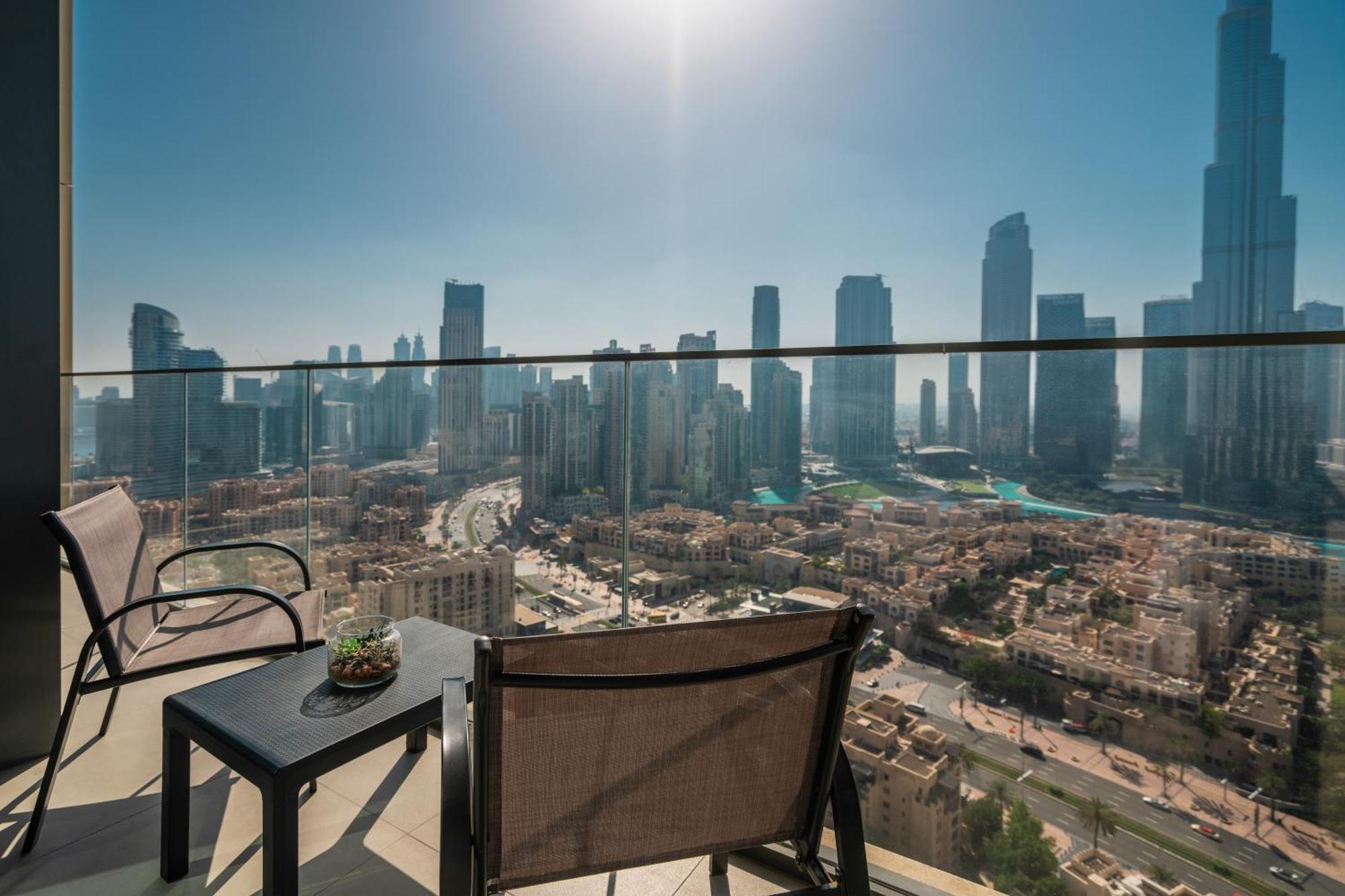 Prime Retreats @ Burj Royale By Emaar Apartment Дубай Екстериор снимка