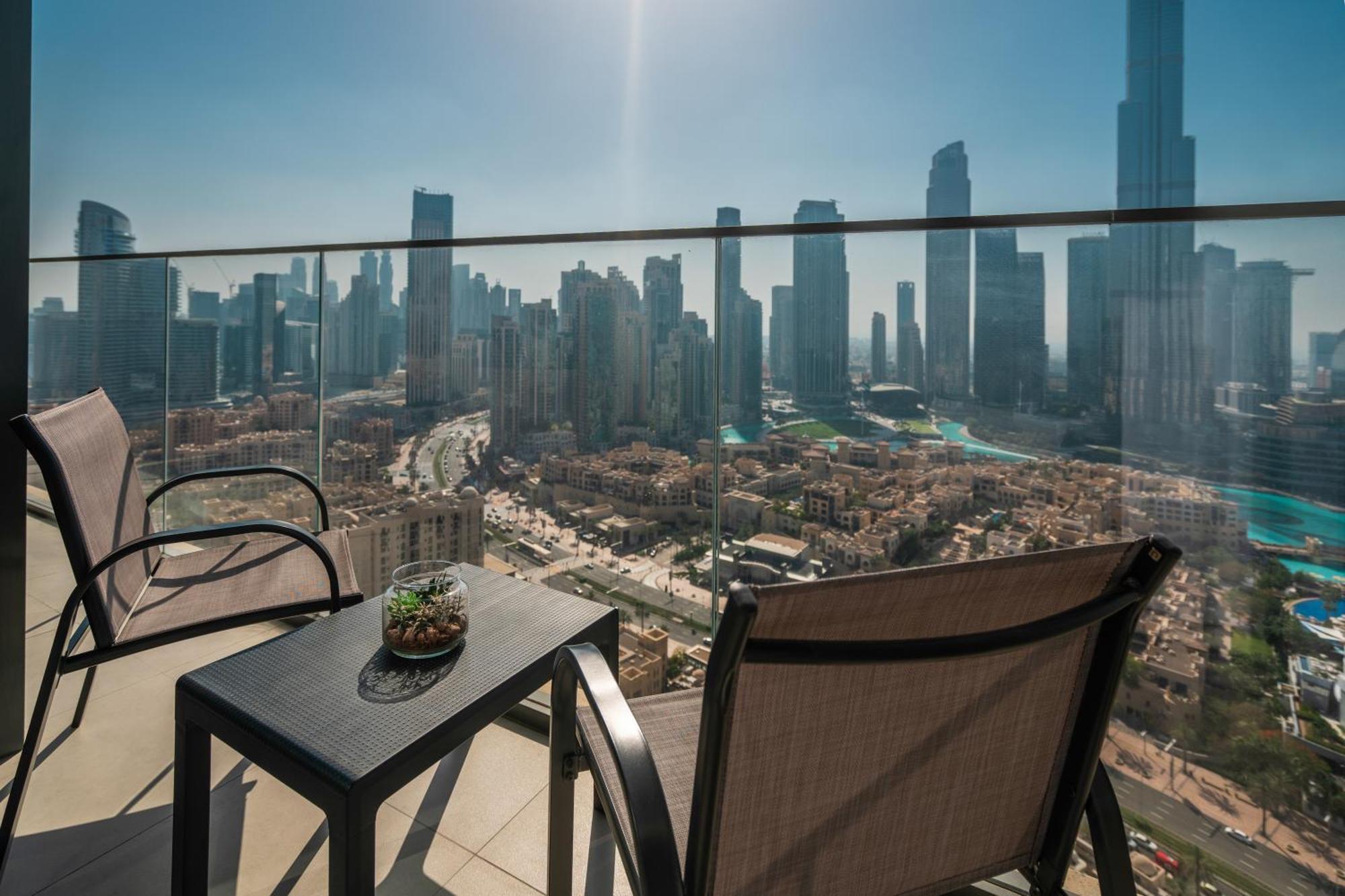Prime Retreats @ Burj Royale By Emaar Apartment Дубай Екстериор снимка